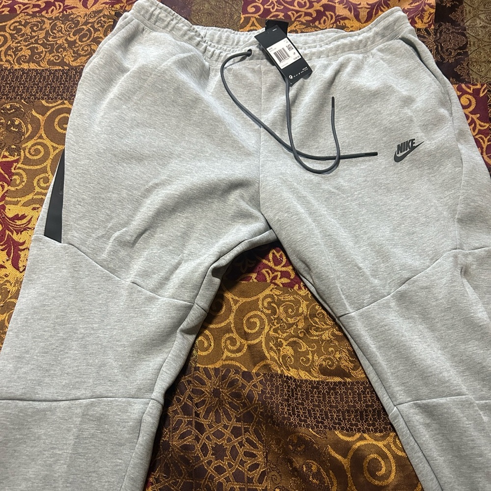 Brand new with tag. Mens XXXL Nike Tech Pants